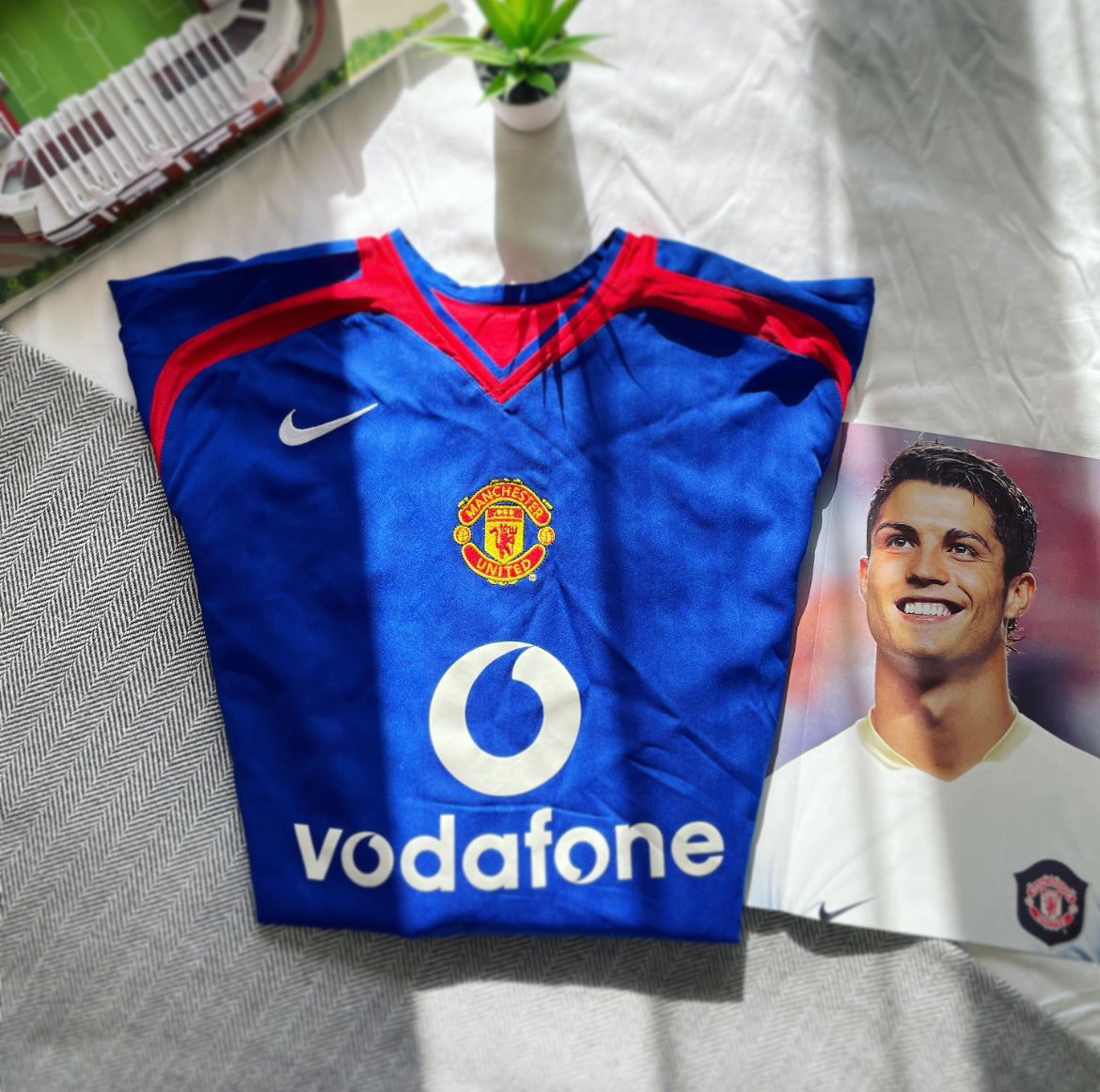 2005/06 Manchester United Away Jersey #7 Ronaldo Large Nike Soccer