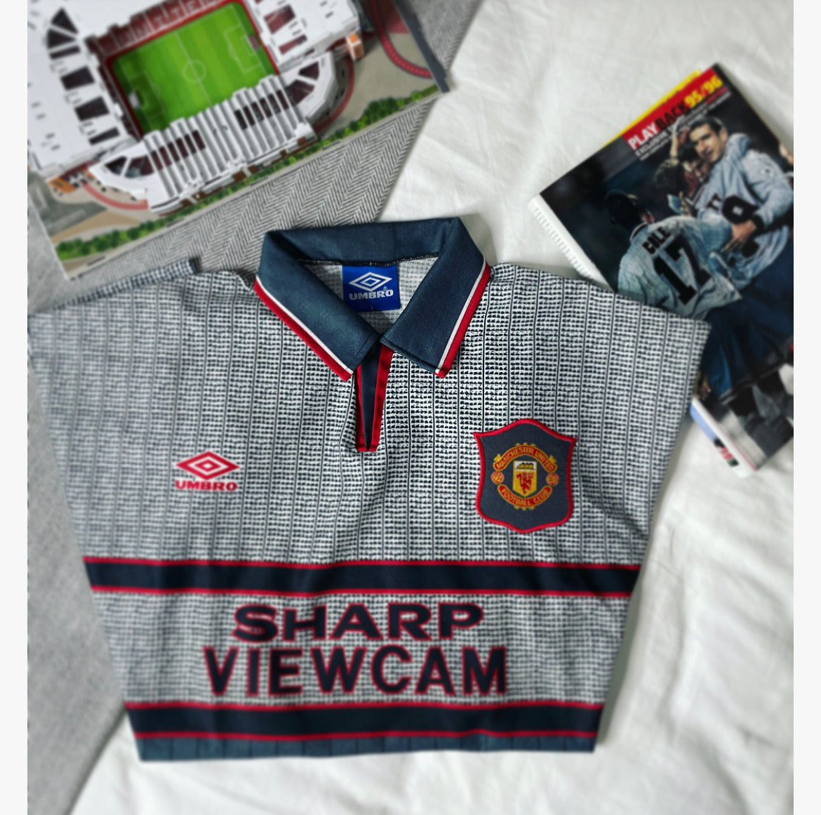 1995-96 Manchester United Away Shirt Cantona #7 M