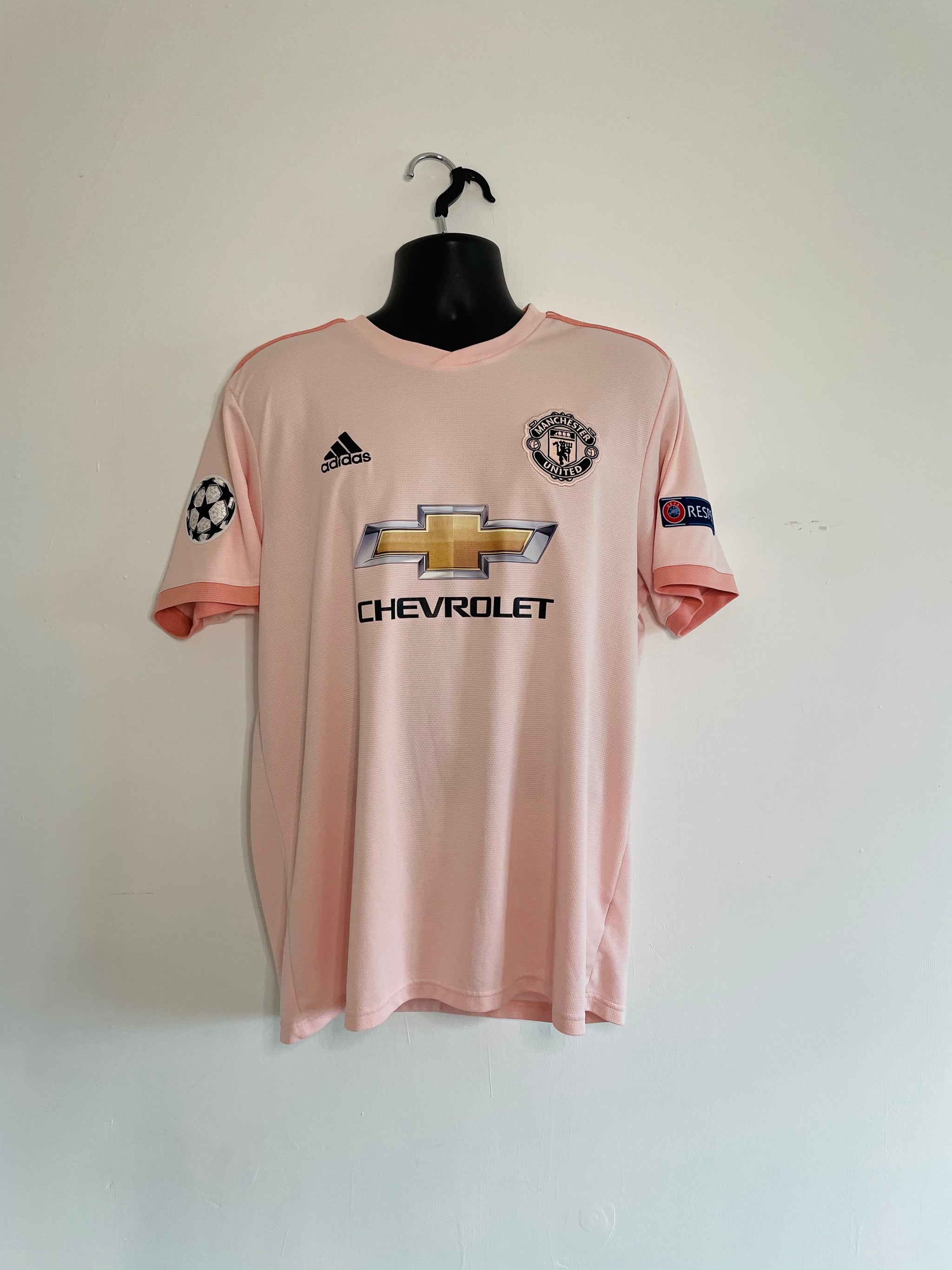 Man utd away kit pink online