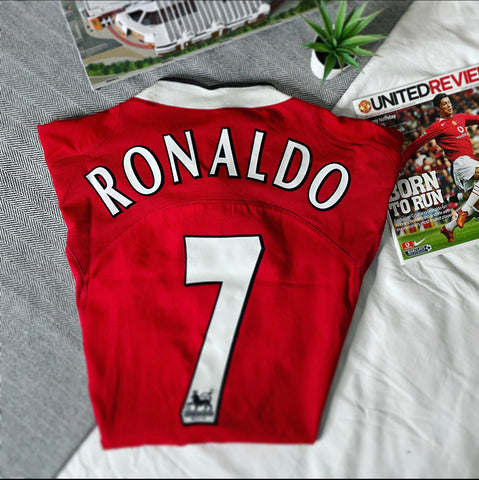 Classic and Retro Manchester United Football Shirts � Vintage